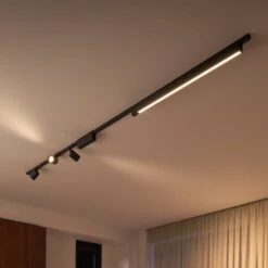 Philips Hue Perifo, Three Spots + Light Bar, Black