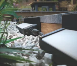 Philips Hue Amarant Outdoor LED Linear Wall Light Black 20W 1200lm -Philips Hue Shop 175RK A3