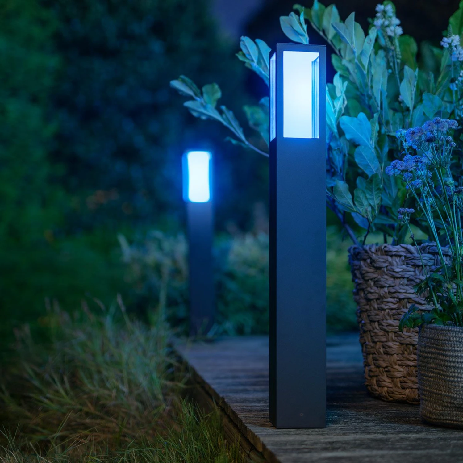 Philips Hue White+Color Impress LED Path Light 7 Philips Hue White+Color Impress LED Path Light - Image 5