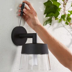 Philips Hue White + Colour Attract LED Wall Light -Philips Hue Shop 7534176 7