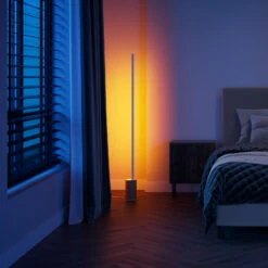 Philips Hue Gradient Signe Oak LED Floor Lamp -Philips Hue Shop 7534357 3